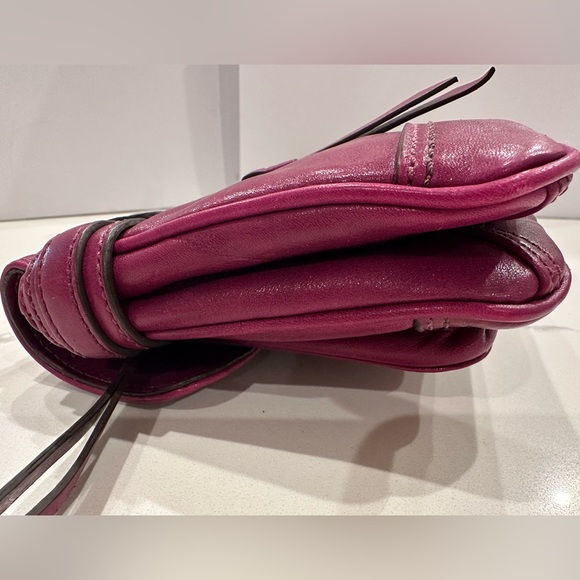 Coach Hampton Lindsey Magenta Leather Turn Lock Clutch. - Picture 9 of 16